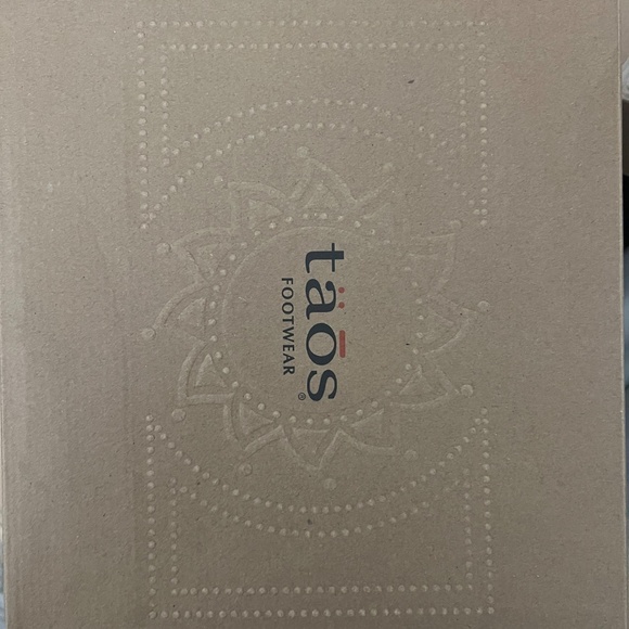 Taos - Mini Crave Boot - Black - US Size 8 - Picture 10 of 10